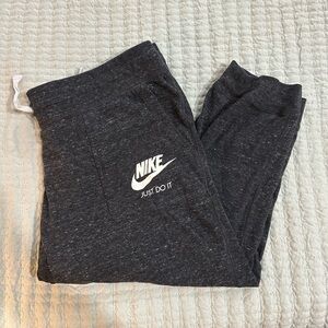 Women’s Nike Capri